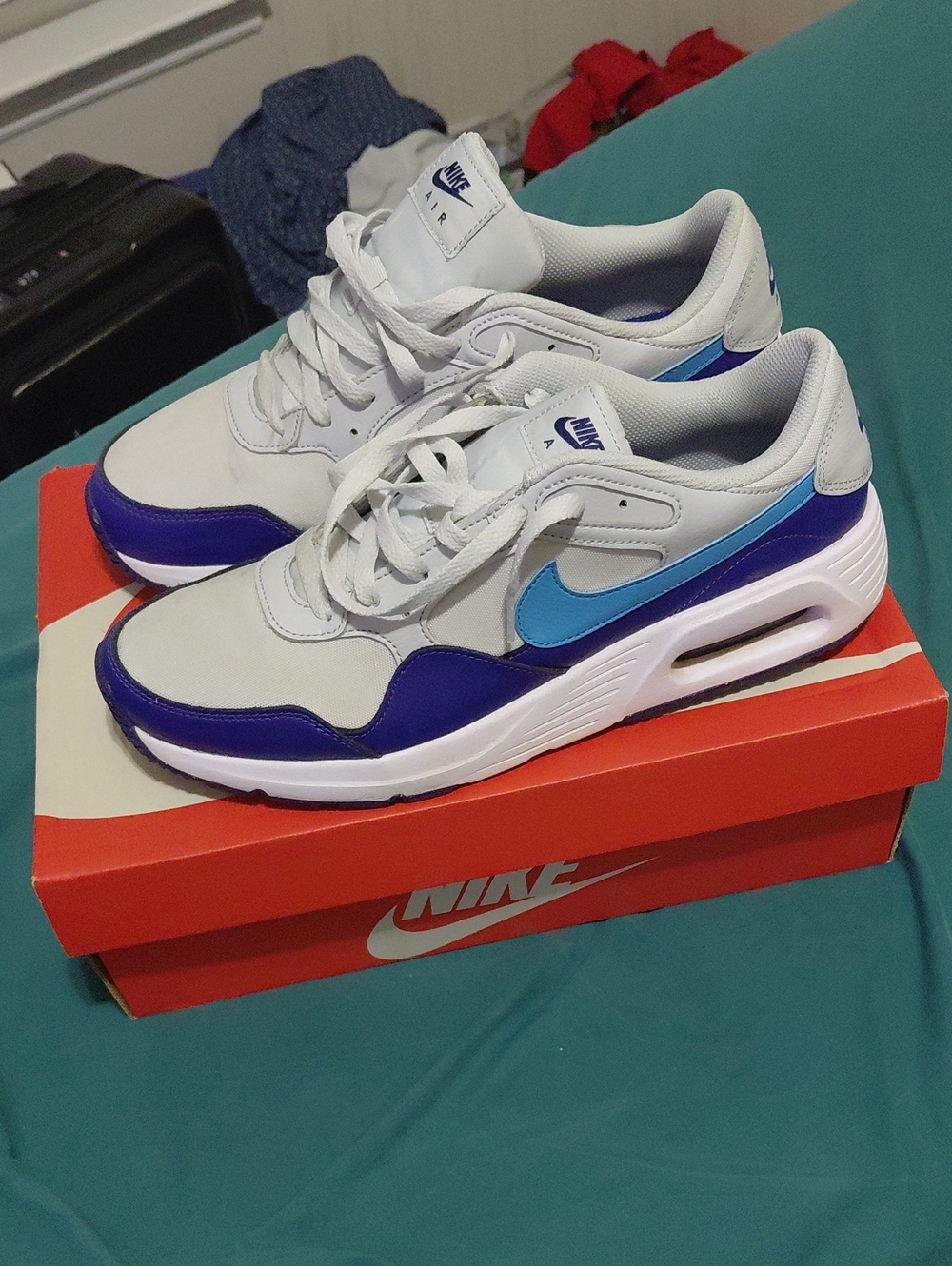 Nike Men’s Sneakers - White with Blue & Dark Blue Accents